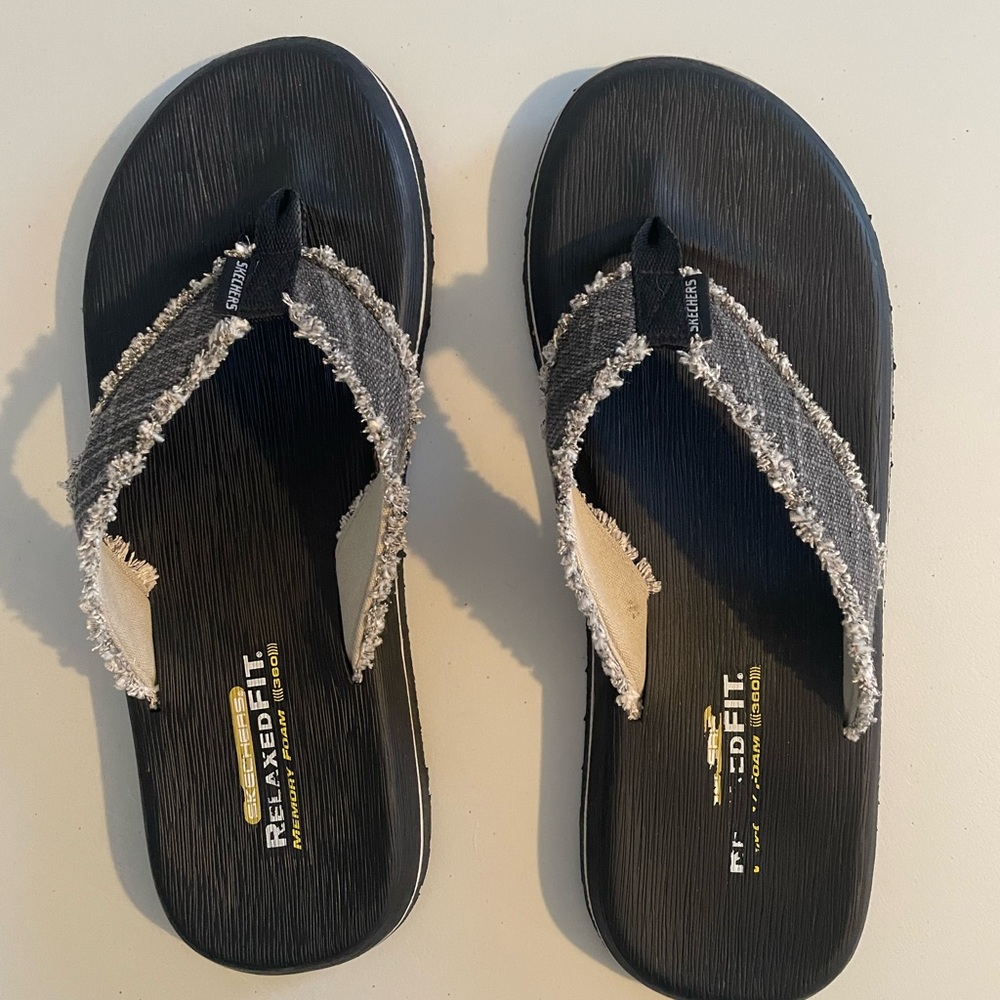 SKECHERS Men’s Flip Flops